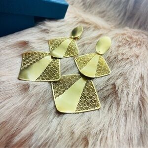 💖💖 Triple Layer drop Gold Tone‎ Earrings -Super Light!